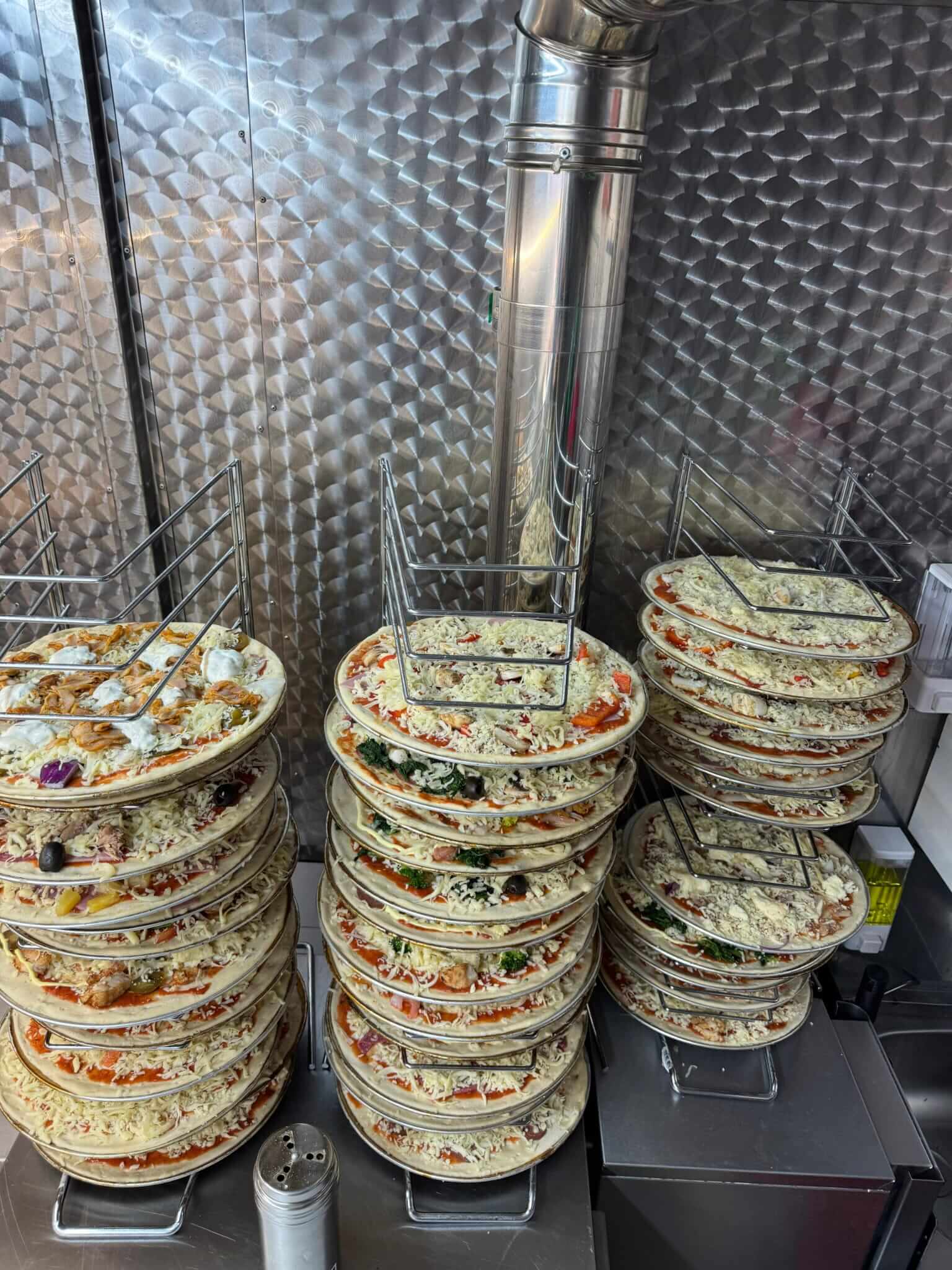Zufriedene Kunden – Happy Pizza Wagen