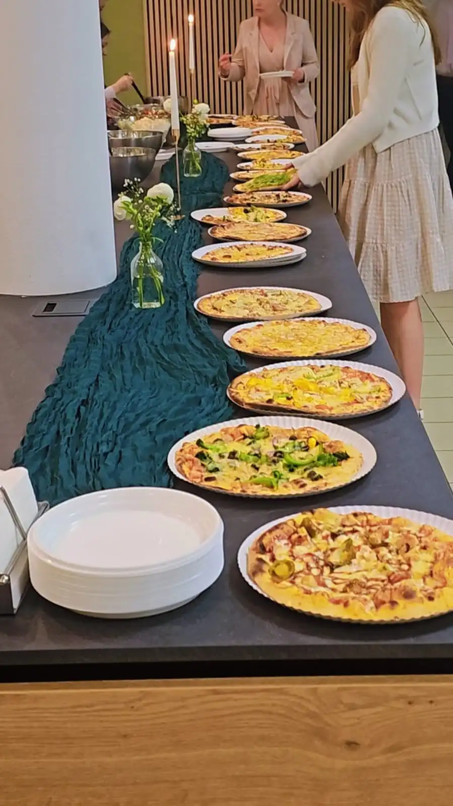 Zufriedene Kunden – Happy Pizza Wagen